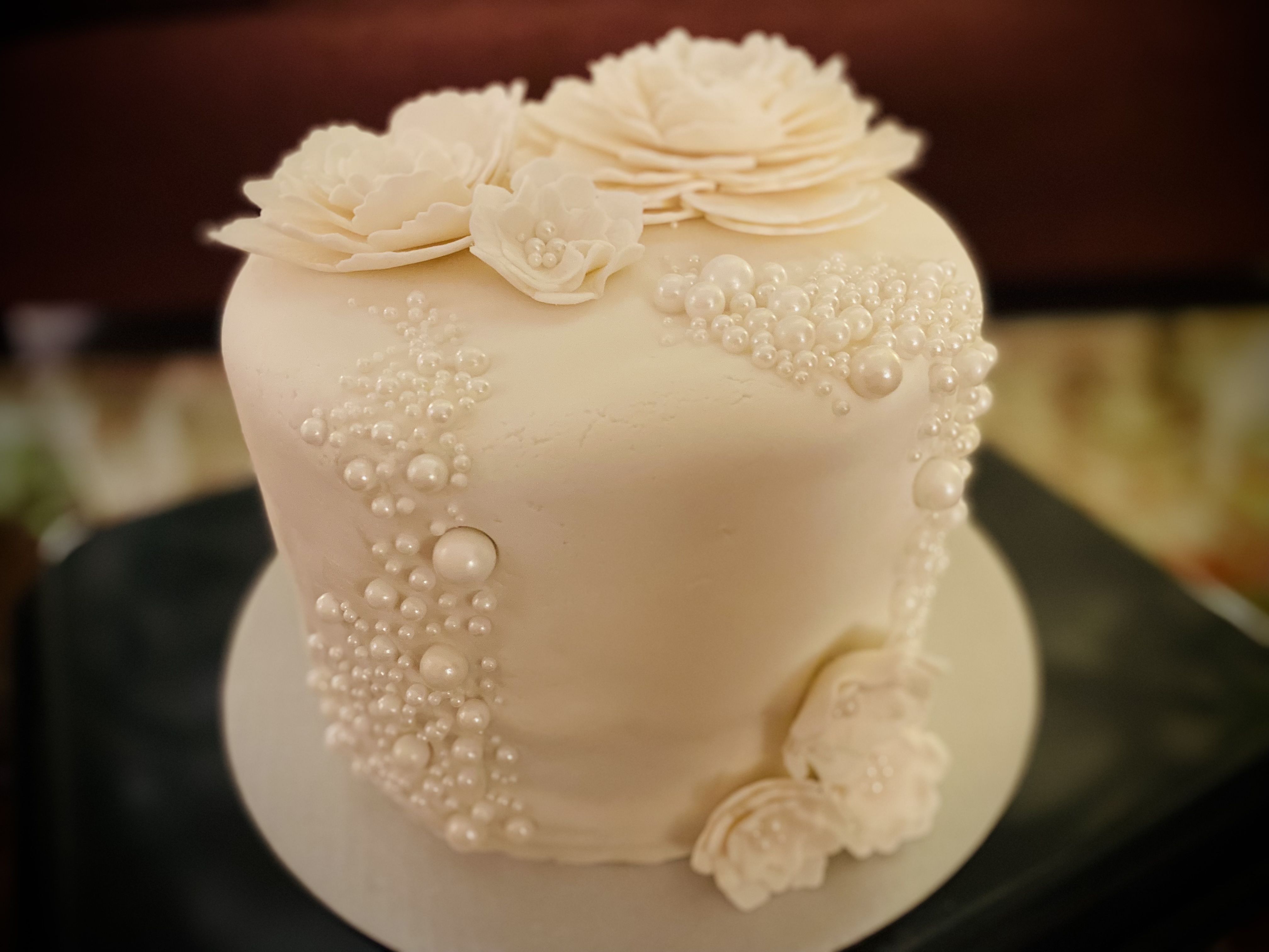 Simple White Mini Cake